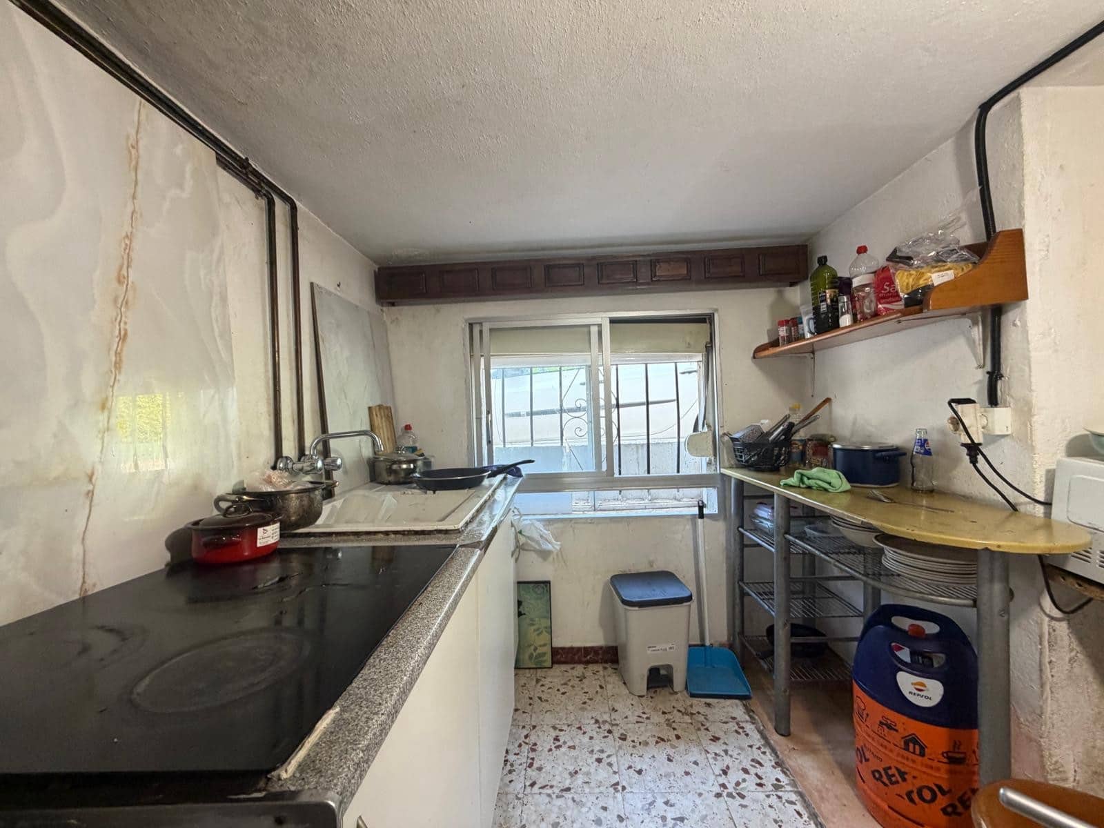 5 slaapkamer Commercieel te koop in Estepona met zwembad garage - € 154.500 (Ref: 10185313)
