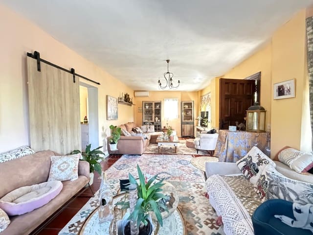 Finca/Casa Rural de 2 habitaciones en El Velerín, Estepona en venta con piscina garaje - 477.000 € (Ref: 10186089)
