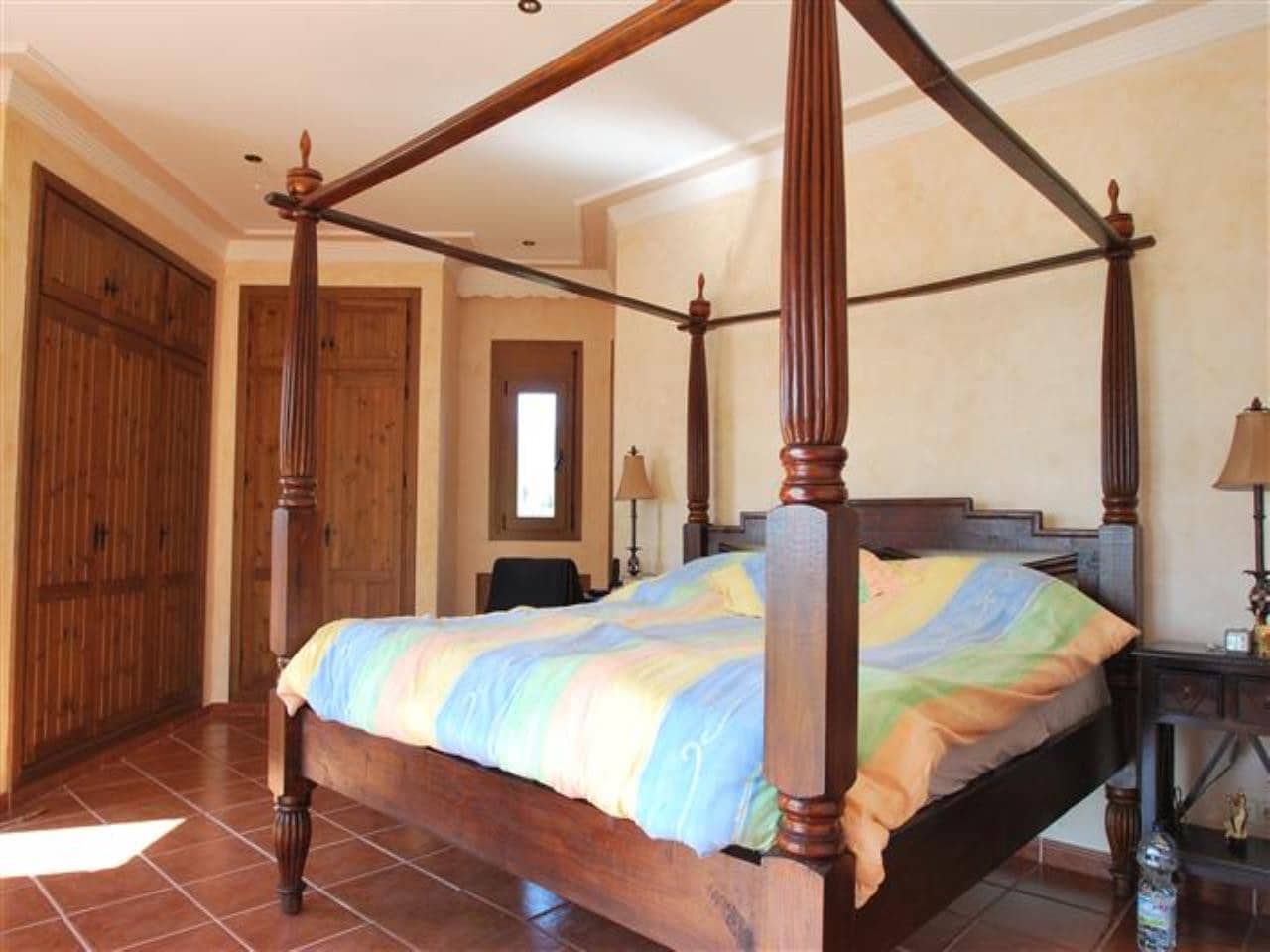 4 bedroom Villa for sale in Estepona with garage - € 2,500,000 (Ref: 6224121)