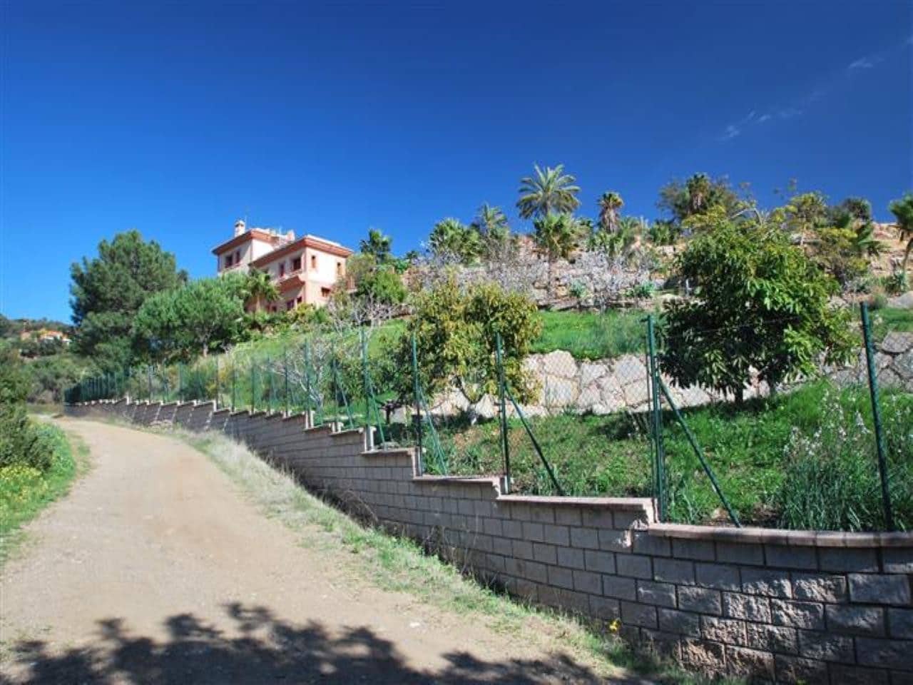 4 bedroom Villa for sale in Estepona with garage - € 2,500,000 (Ref: 6224121)