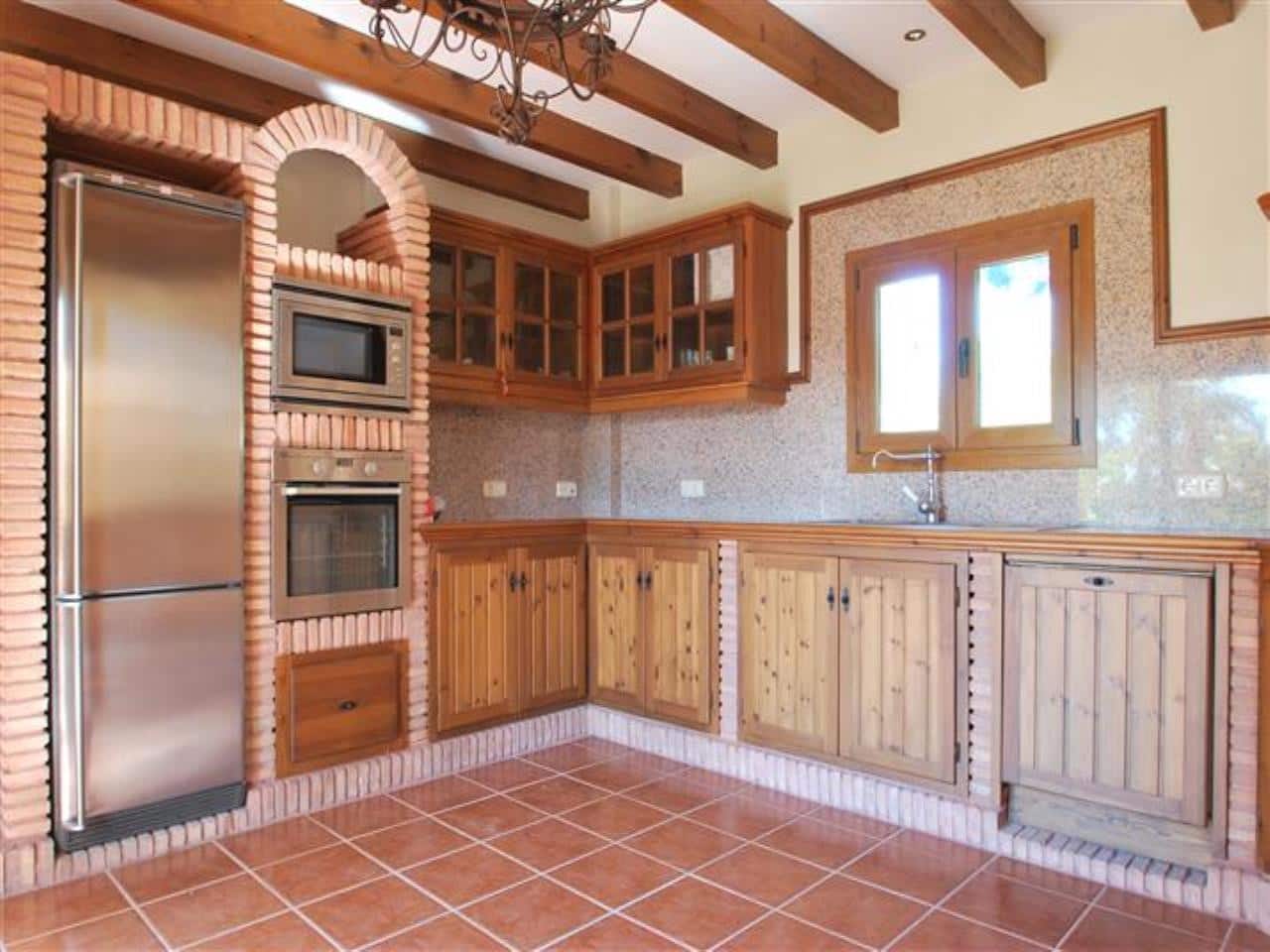 4 bedroom Villa for sale in Estepona with garage - € 2,500,000 (Ref: 6224121)