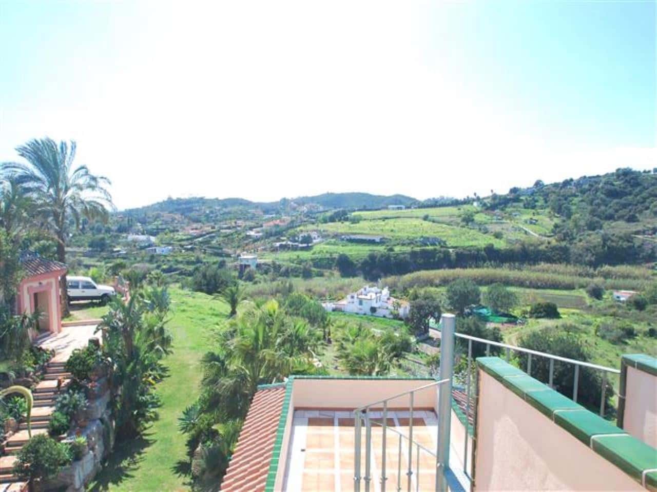 4 bedroom Villa for sale in Estepona with garage - € 2,500,000 (Ref: 6224121)