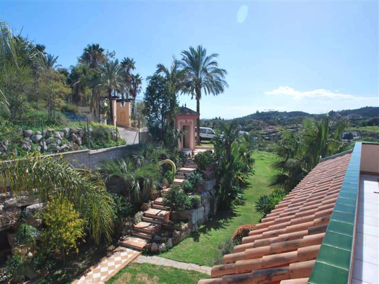 4 bedroom Villa for sale in Estepona with garage - € 2,500,000 (Ref: 6224121)