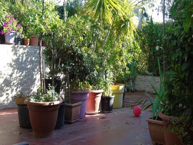 5 bedroom Townhouse for sale in Estepona with garage - € 925,000 (Ref: 6238137)