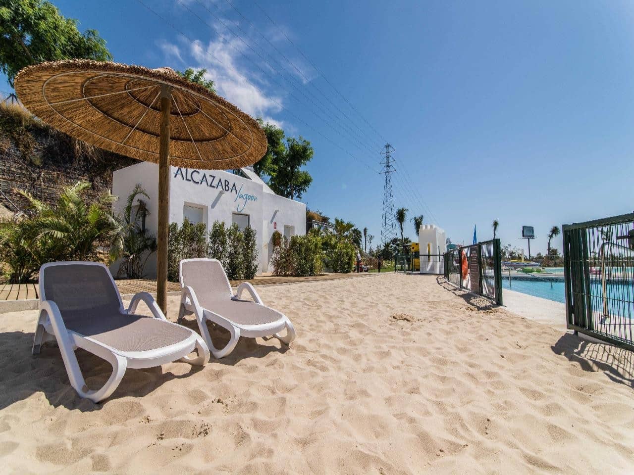2 bedroom Apartment for sale in Estepona with pool garage - € 335,000 (Ref: 6306208)