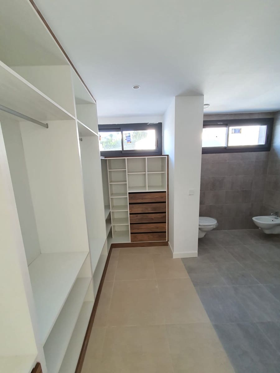 4 quarto Moradia para venda em Castillo de la Duquesa com piscina garagem - 1 110 000 € (Ref: 6316760)