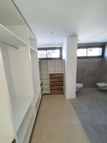 4 slaapkamer Villa te koop in Castillo de la Duquesa, Manilva met zwembad garage - € 1.110.000 (Ref: 6316760)