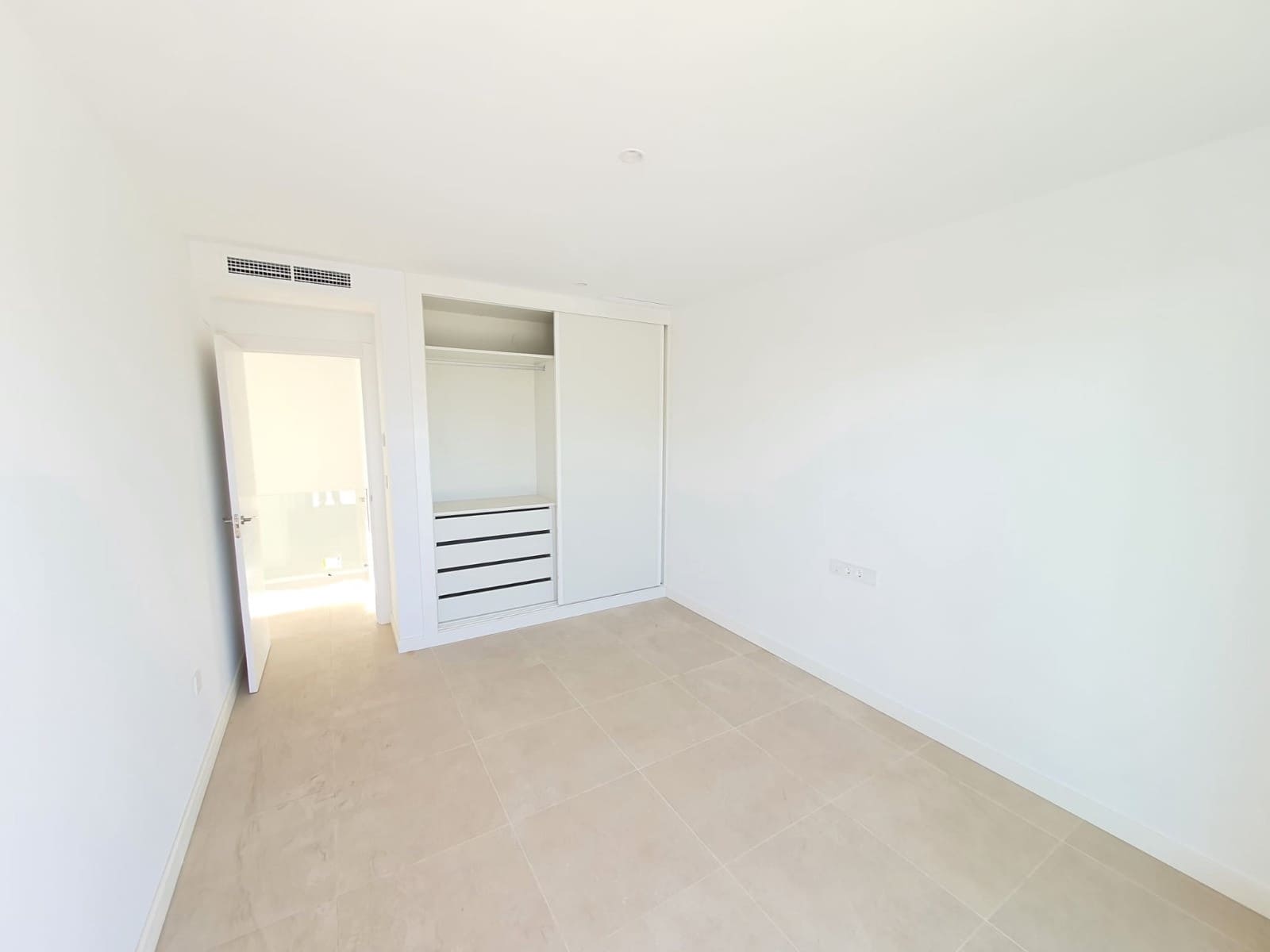 4 quarto Moradia para venda em Castillo de la Duquesa com piscina garagem - 1 110 000 € (Ref: 6316760)