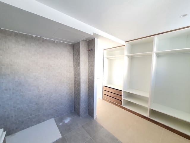 4 makuuhuone Huvila myytävänä paikassa Castillo de la Duquesa, Manilva mukana uima-altaan 
autotalli - 1 065 000 € (Ref: 6316760)
