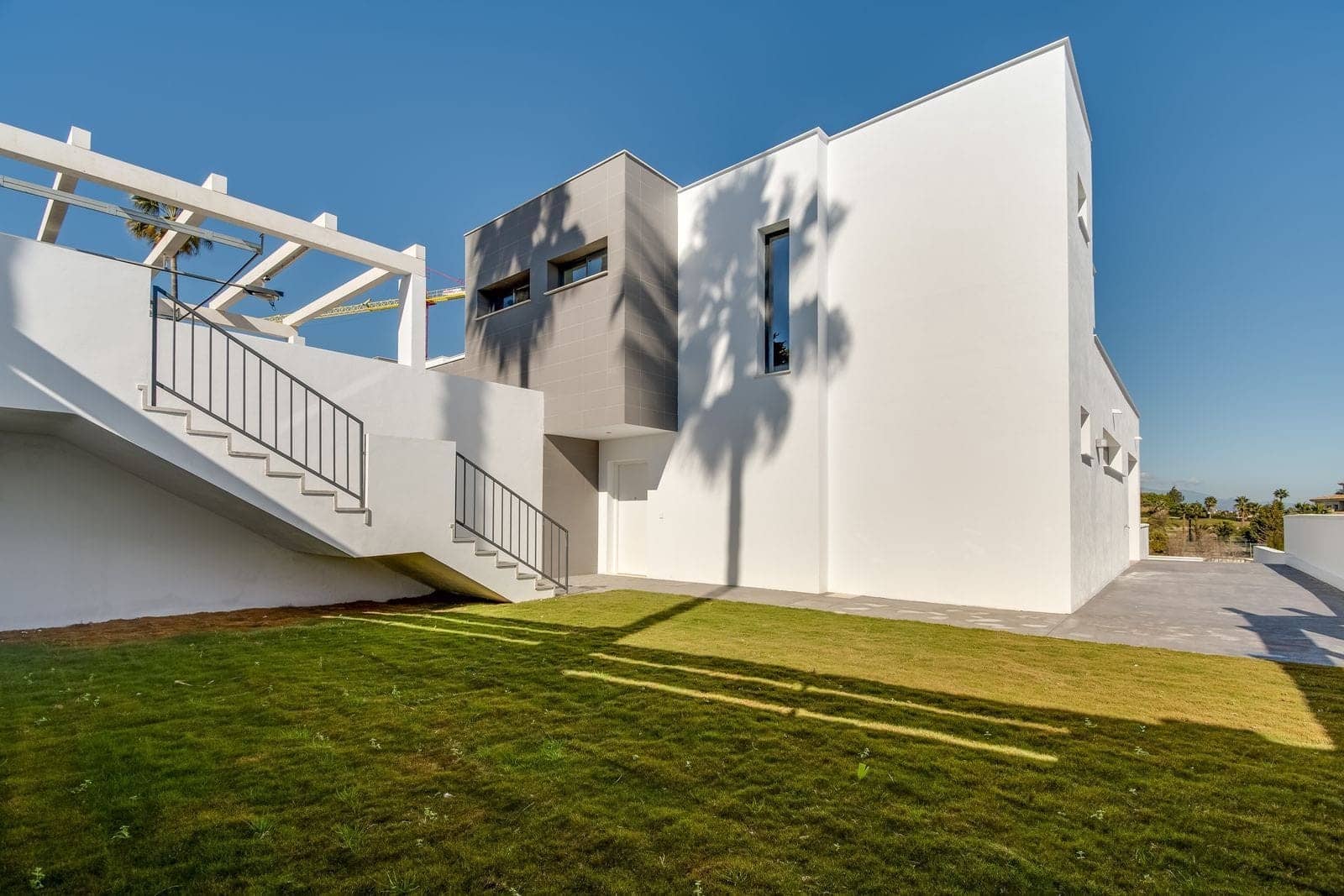 4 bedroom Villa for sale in Castillo de la Duquesa with pool garage - € 1,065,000 (Ref: 6316760)