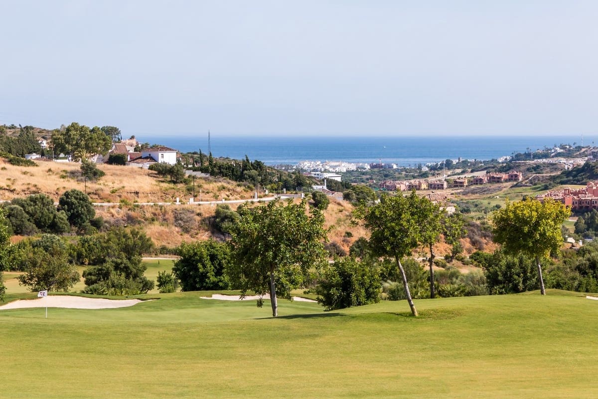3 sypialnia Willa na sprzedaż w Estepona z basenem garażem - 1 500 000 € (Ref: 6717863)