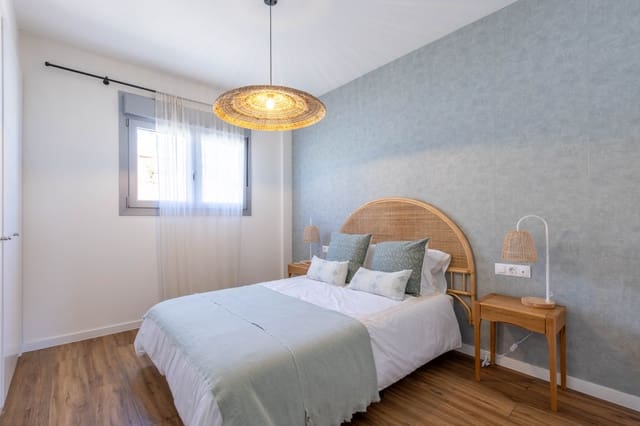 4 quarto Apartamento para venda em Estepona com piscina garagem - 564 000 € (Ref: 6915923)