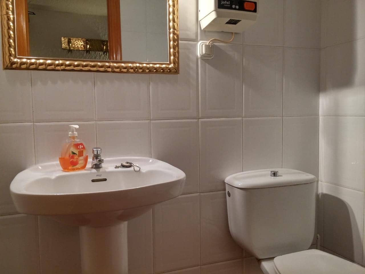 Erhverv til salg i Estepona med swimmingpool - € 186.000 (Ref: 6967453)