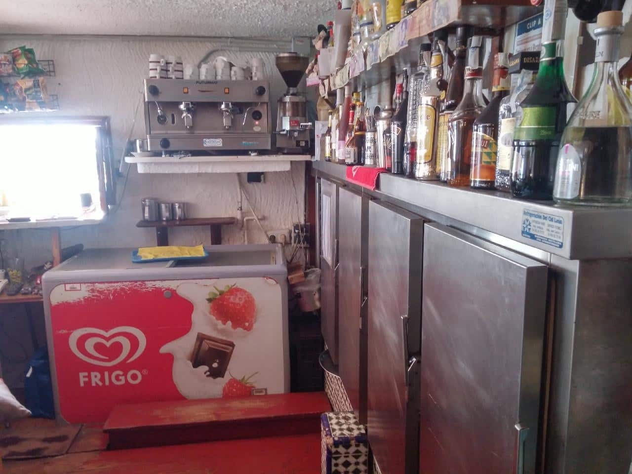 Erhverv til salg i Estepona med swimmingpool - € 186.000 (Ref: 6967453)