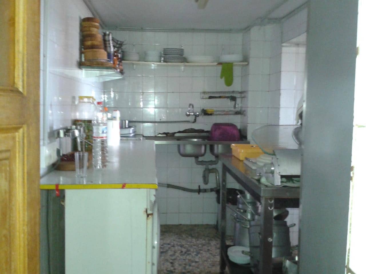 Erhverv til salg i Estepona med swimmingpool - € 186.000 (Ref: 6967453)