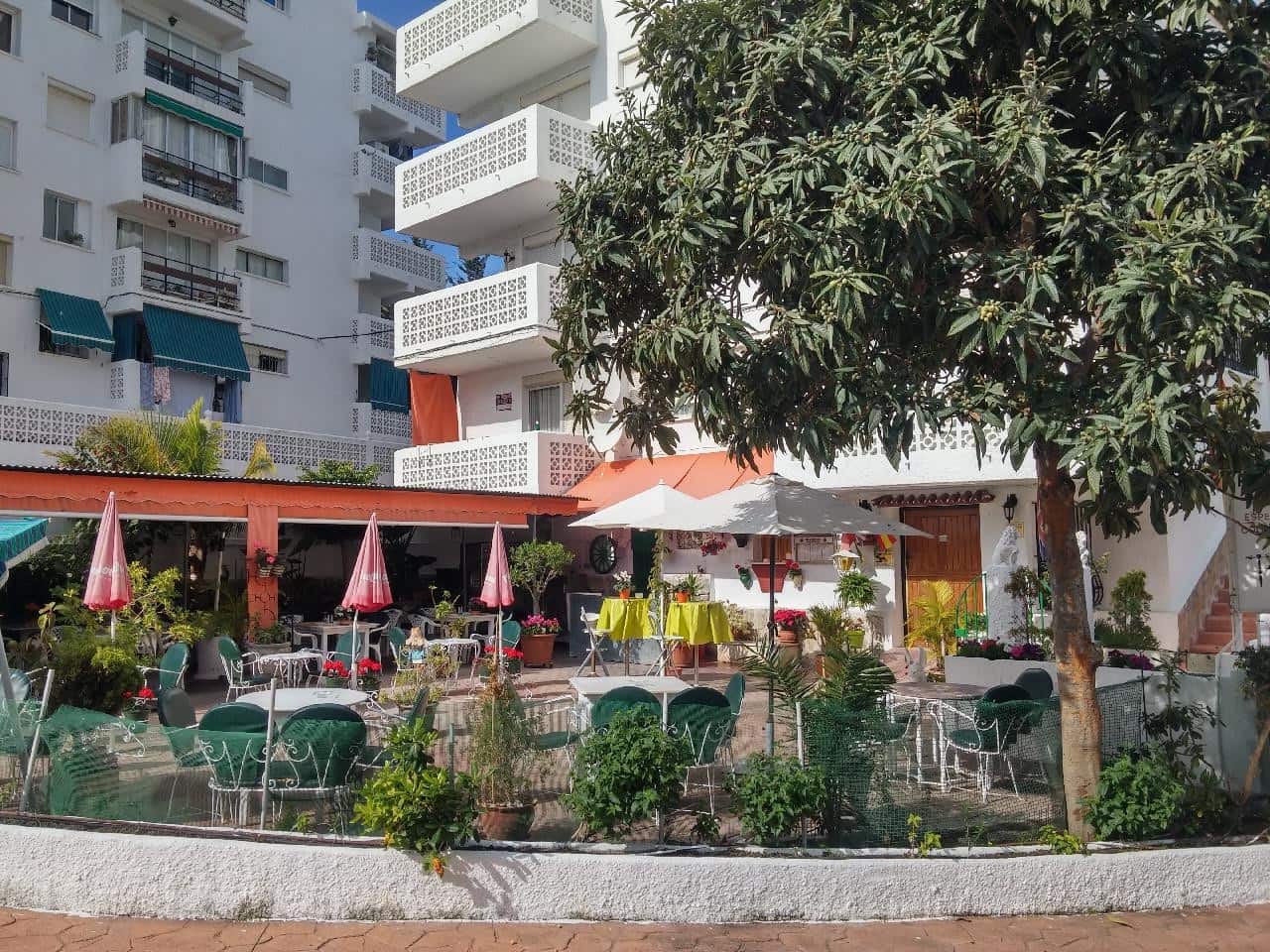 Erhverv til salg i Estepona med swimmingpool - € 186.000 (Ref: 6967453)