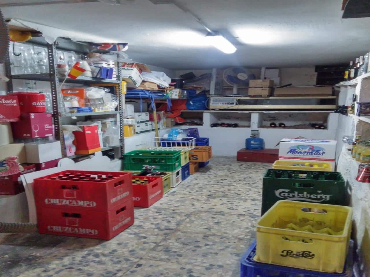 Erhverv til salg i Estepona med swimmingpool - € 186.000 (Ref: 6967453)