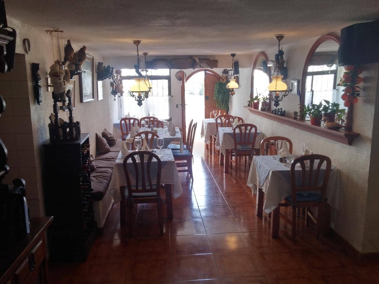 Erhverv til salg i Estepona med swimmingpool - € 186.000 (Ref: 6967453)