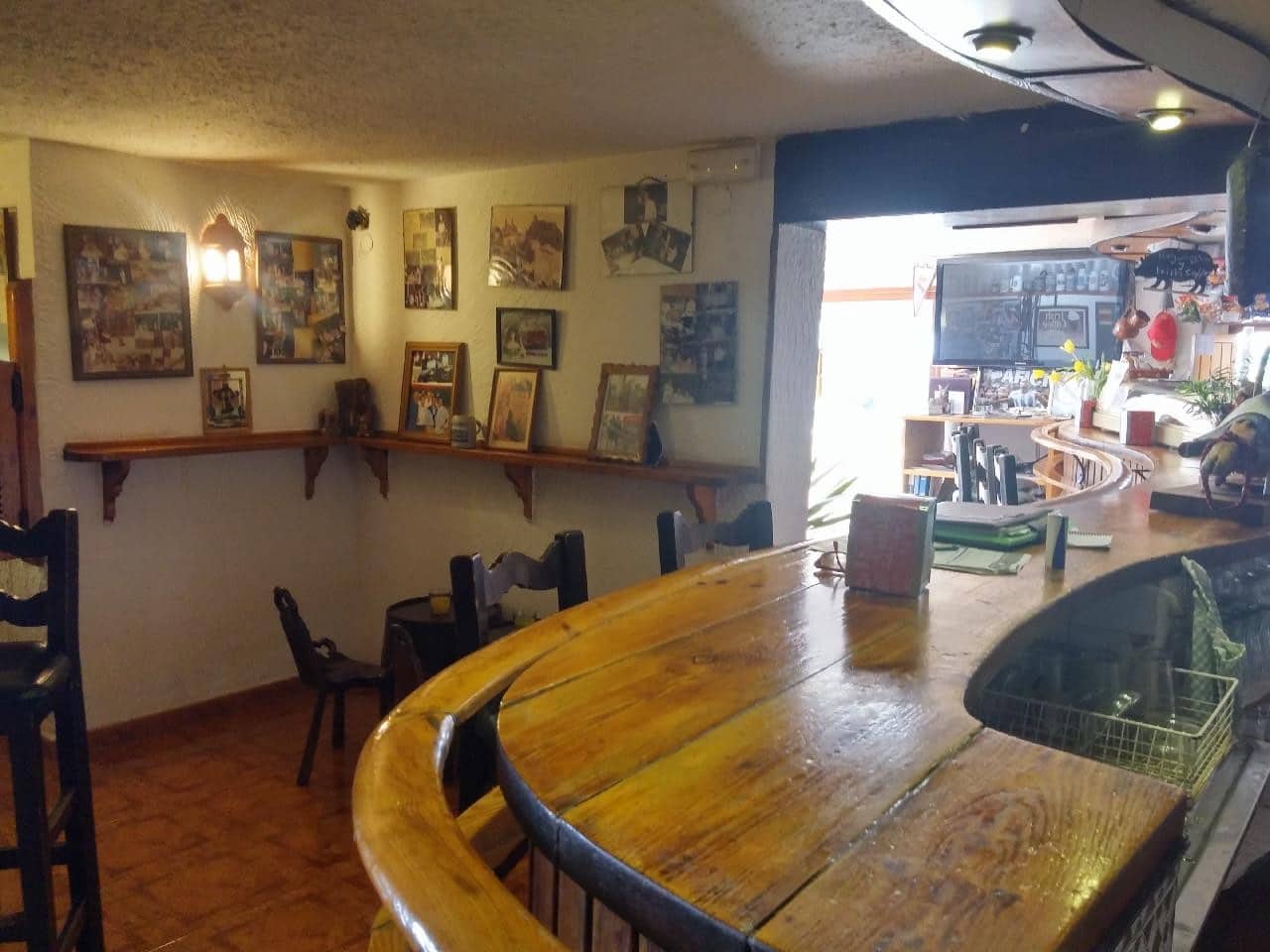 Commercieel te koop in Estepona met zwembad - € 198.000 (Ref: 6967453)
