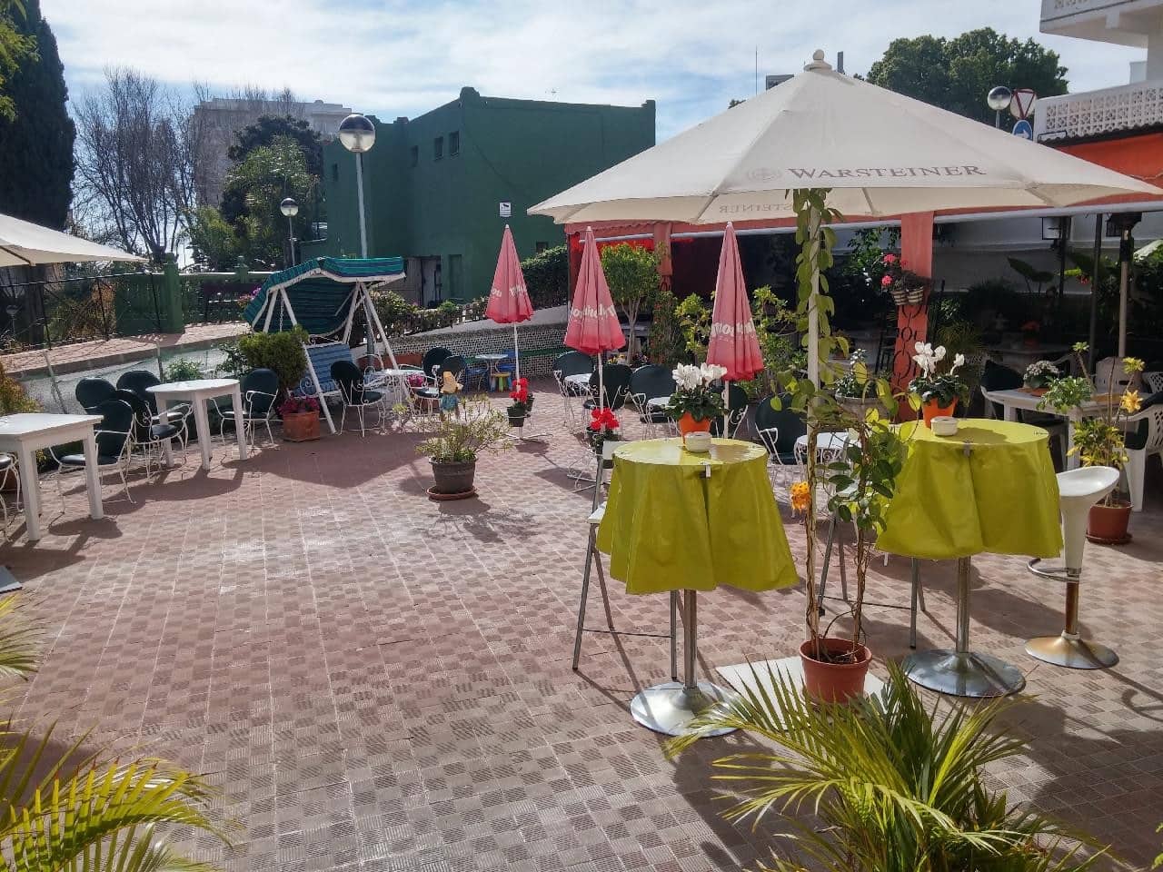Commercieel te koop in Estepona met zwembad - € 198.000 (Ref: 6967453)