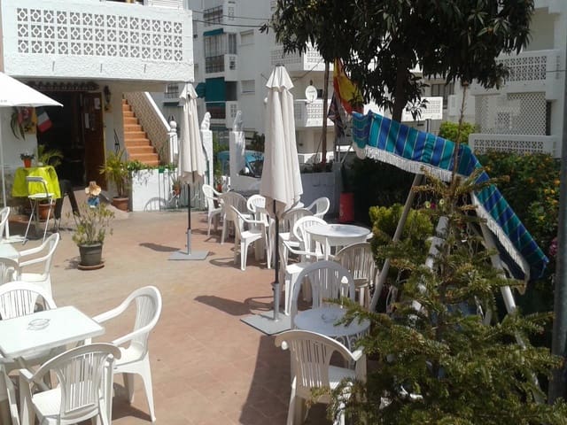 Commercieel te koop in Estepona met zwembad - € 198.000 (Ref: 6967453)