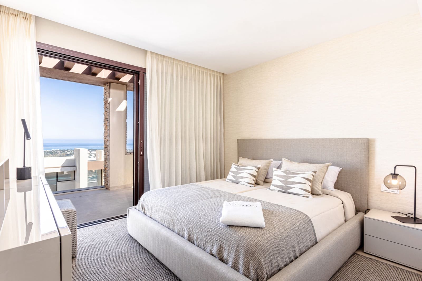 4 chambre Villa/Maison à vendre à Benahavis avec piscine garage - 1 890 000 € (Ref: 7043869)