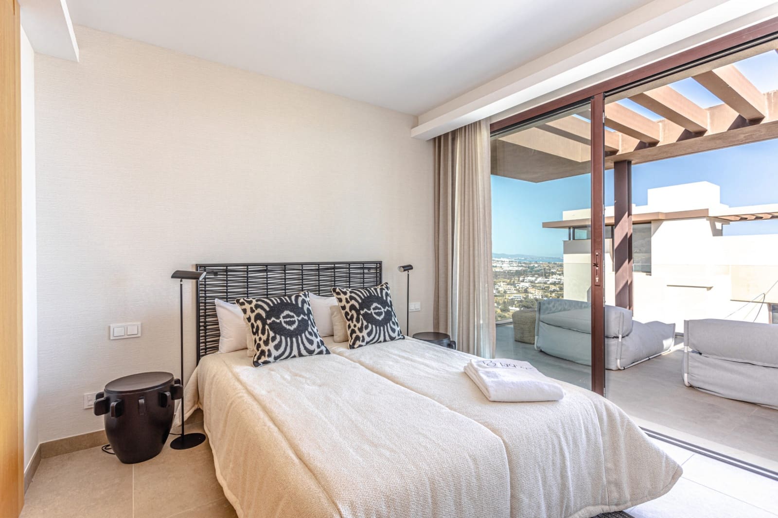 4 chambre Villa/Maison à vendre à Benahavis avec piscine garage - 1 890 000 € (Ref: 7043869)