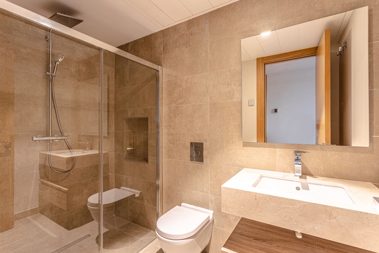 4 chambre Villa/Maison à vendre à Benahavis avec piscine garage - 1 890 000 € (Ref: 7043869)