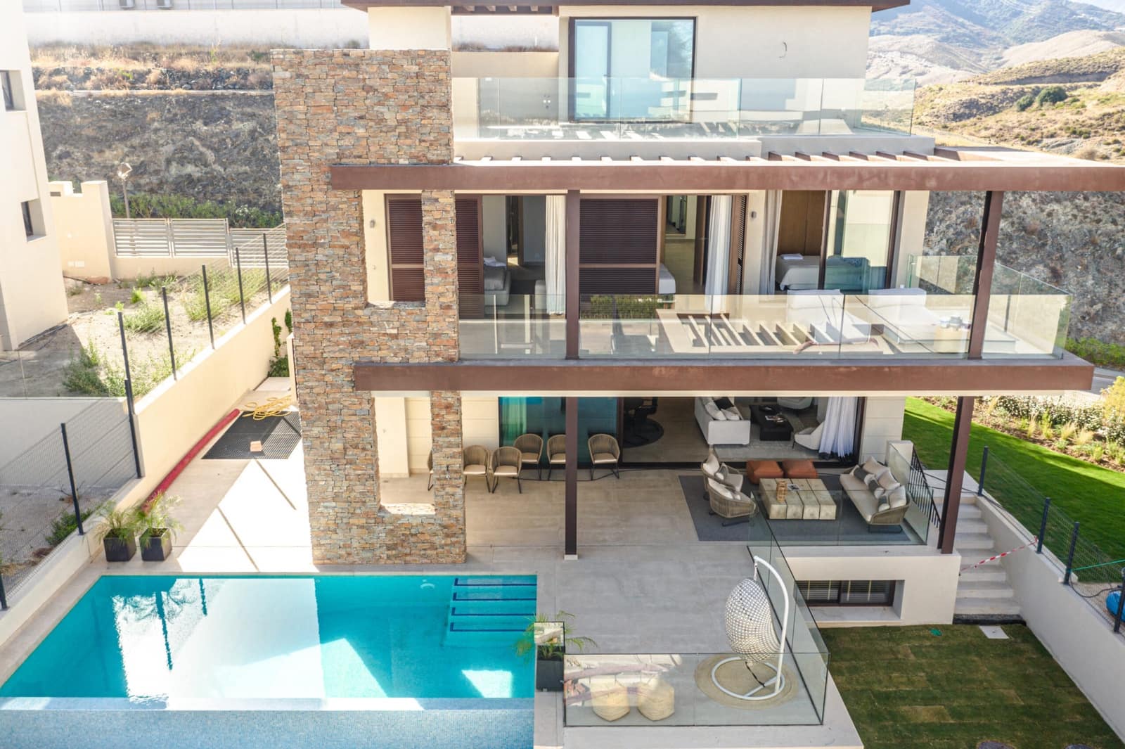 4 chambre Villa/Maison à vendre à Benahavis avec piscine garage - 1 890 000 € (Ref: 7043869)