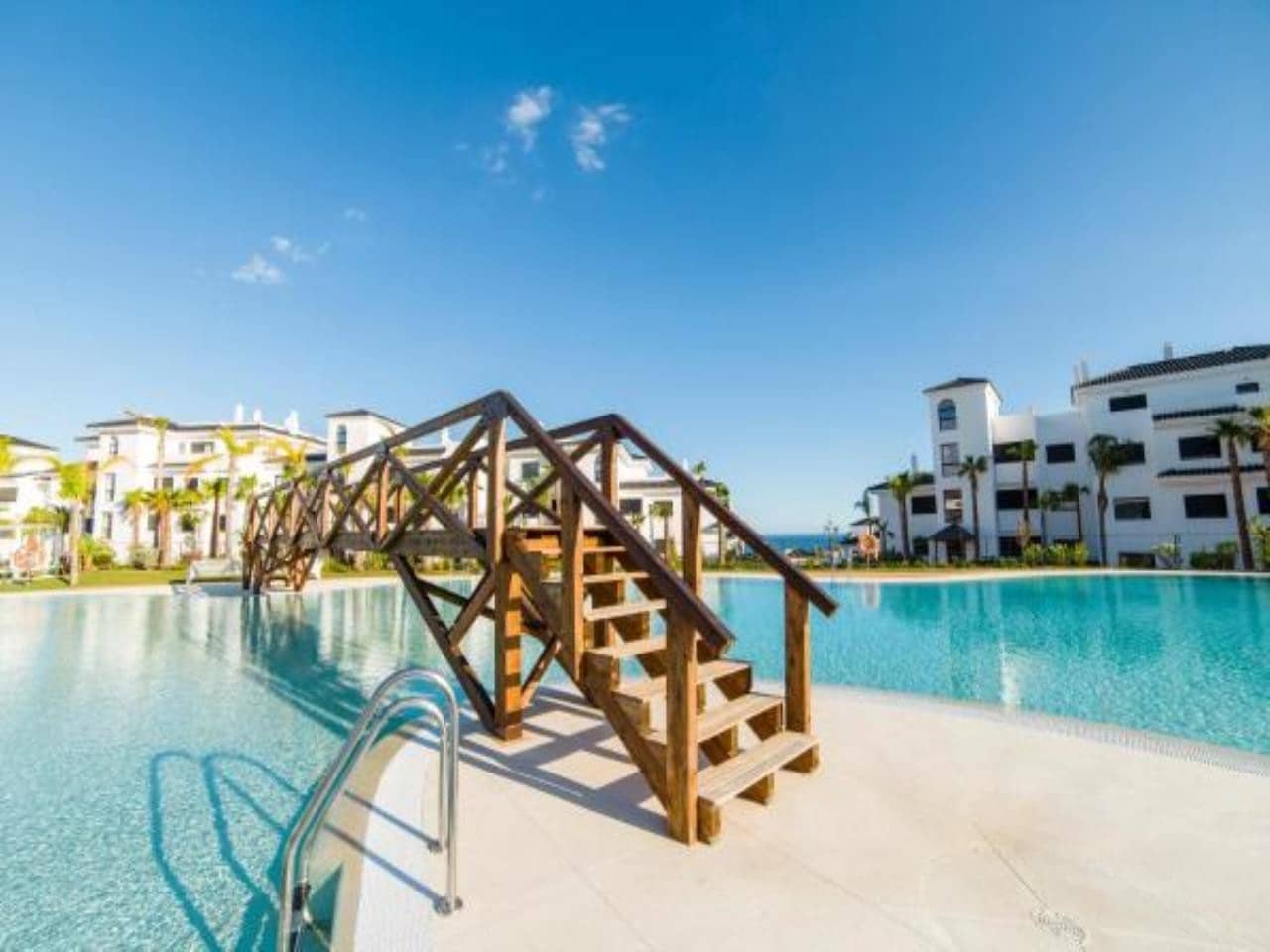 2 Zimmer Apartment zu verkaufen in Estepona mit Pool Garage - 871.442 € (Ref: 7128553)