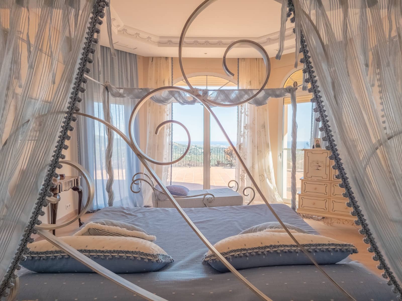 7 soverom Villa til salgs i Estepona med svømmebasseng garasje - € 2 500 000 (Ref: 7808671)