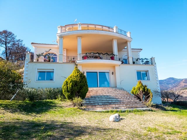 7 bedroom Villa for sale in Altos de Estepona, Estepona with pool garage - € 2,100,000 (Ref: 7808671)
