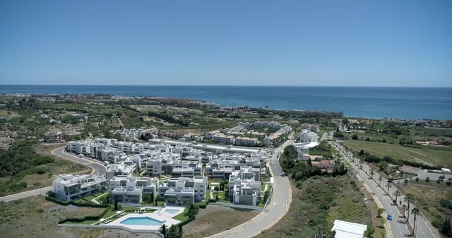 2 chambre Appartement à vendre à Selwo, Estepona avec piscine garage - 415 000 € (Ref: 7810814)