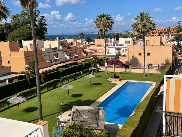 3 bedroom Apartment for sale in Punta Plata, Estepona with pool - € 250,000 (Ref: 8394356)