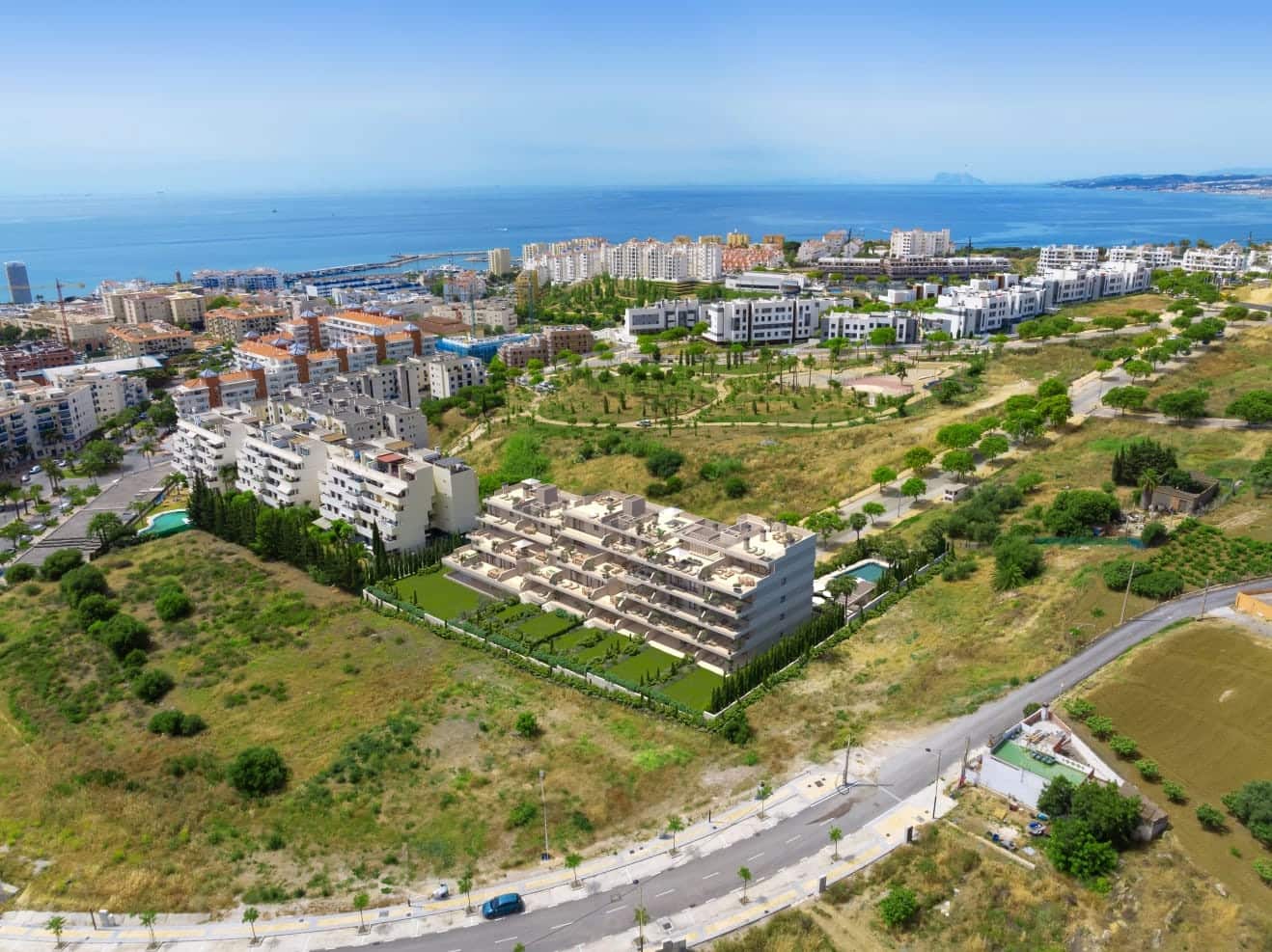 Apartamento de 3 habitaciones en Estepona en venta con piscina garaje - 580.000 € (Ref: 8440910)