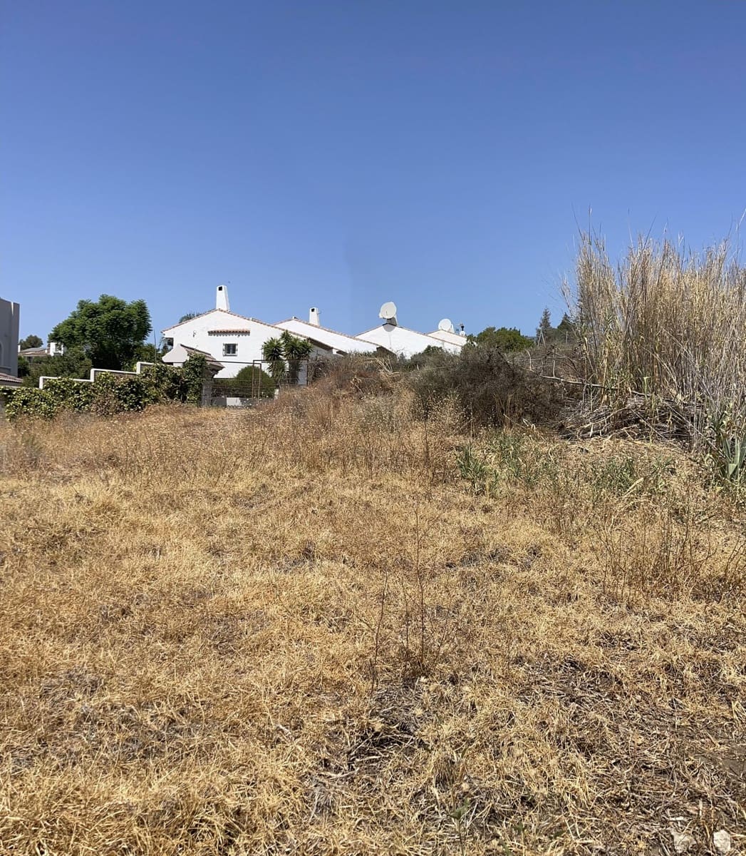 Byggetomt til salgs i Estepona - € 270 000 (Ref: 8456423)