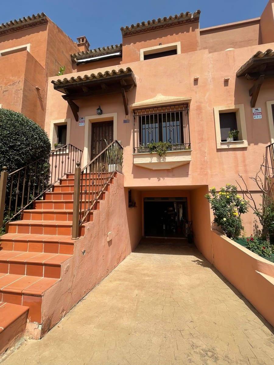 Casa de 3 habitaciones en Estepona en venta con piscina garaje - 530.000 € (Ref: 8456424)