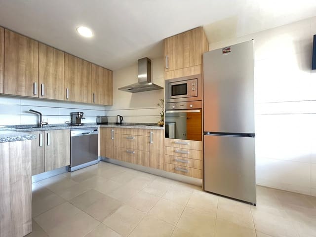 Casa de 3 habitaciones en Estepona en venta con piscina garaje - 530.000 € (Ref: 8456424)