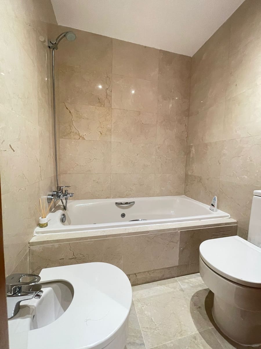 3 chambre Maison de Ville à vendre à Estepona avec piscine garage - 530 000 € (Ref: 8456424)
