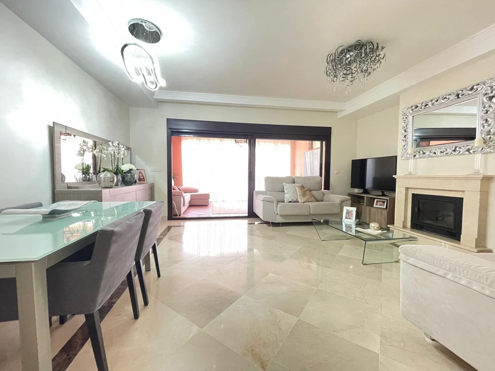 3 chambre Maison de Ville à vendre à Estepona avec piscine garage - 530 000 € (Ref: 8456424)