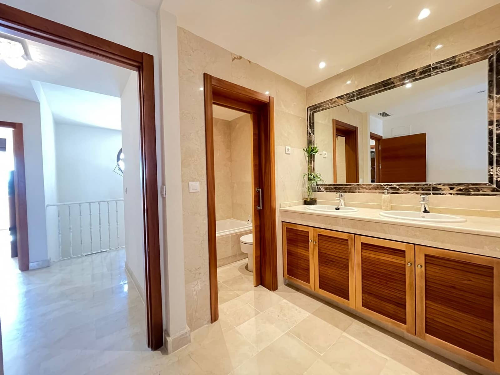3 chambre Maison de Ville à vendre à Estepona avec piscine garage - 530 000 € (Ref: 8456424)
