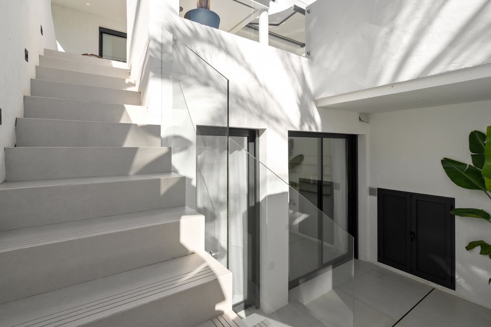 Apartamento de 4 habitaciones en El Paraiso en venta con piscina garaje - 895.000 € (Ref: 8499122)