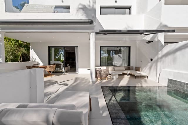 Apartamento de 4 habitaciones en El Paraiso, Estepona en venta con piscina garaje - 895.000 € (Ref: 8499122)