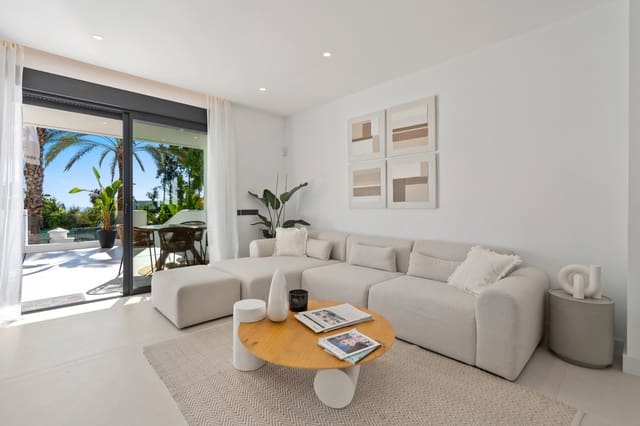 Apartamento de 4 habitaciones en El Paraiso, Estepona en venta con piscina garaje - 895.000 € (Ref: 8499122)