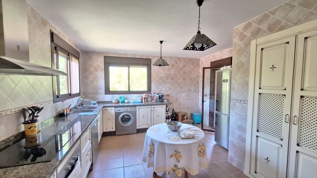 2 quarto Quinta/Casa Rural para venda em El Velerín, Estepona com piscina garagem - 550 000 € (Ref: 8562312)