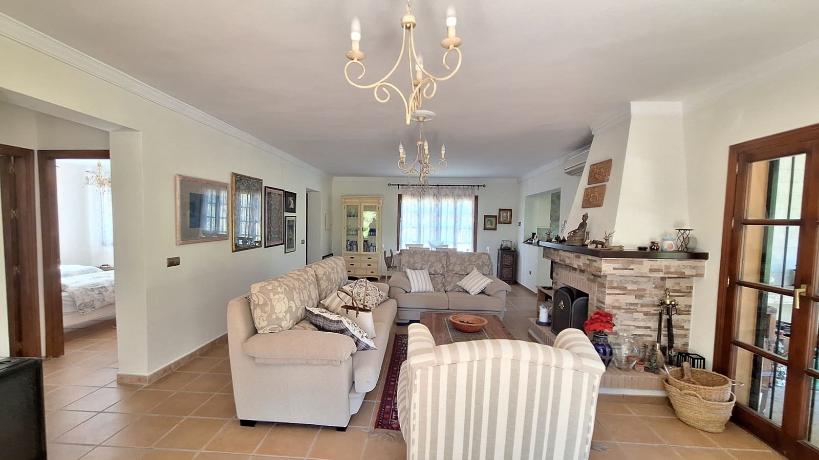 2 slaapkamer Finca/Landhuis te koop in El Velerin met zwembad garage - € 550.000 (Ref: 8562312)