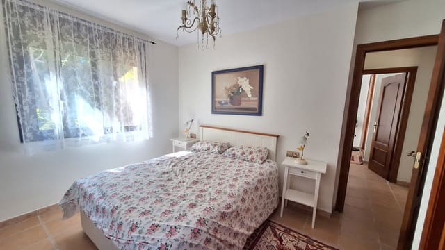 Finca/Casa Rural de 2 habitaciones en El Velerín, Estepona en venta con piscina garaje - 550.000 € (Ref: 8562312)