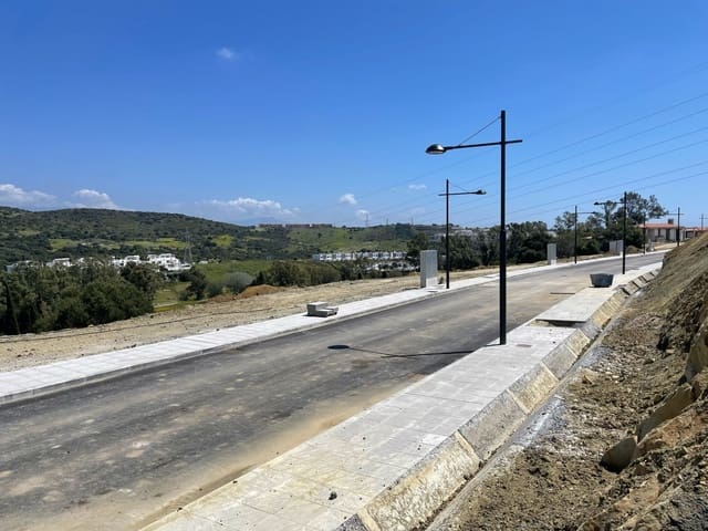 Building Plot for sale in Estepona Golf, Estepona - € 225,000 (Ref: 8644258)