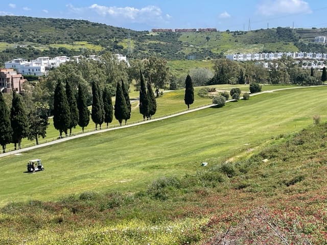 Building Plot for sale in Estepona Golf, Estepona - € 225,000 (Ref: 8644258)