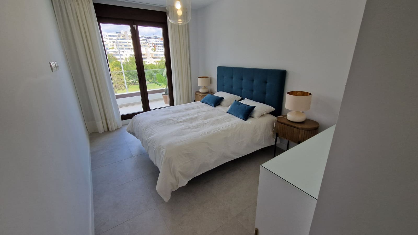 2 bedroom Apartment for sale in Estepona with pool garage - € 580,000 (Ref: 8712293)